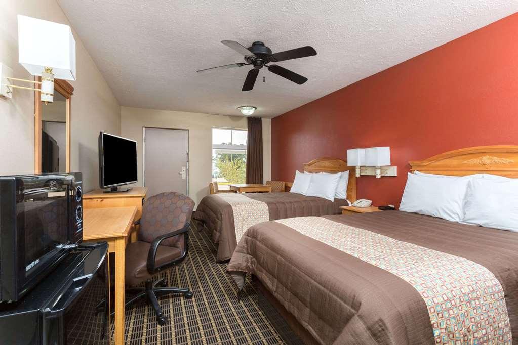 Days Inn By Wyndham Forest Quarto foto